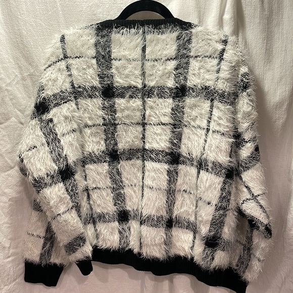 Soft Sweater | Cold Shoulder | Black & White Plaid - Picture 3 of 6